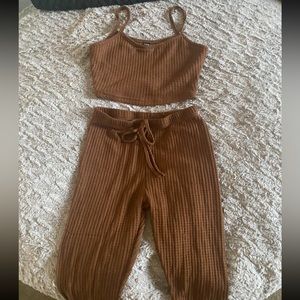Never Worn Brand New Brown 2 Piece outfit, cropped tank top and leggings
